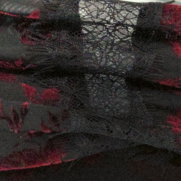 Mystree Size L Black and Deep Red Sheer Top with Lace and Bell Sleeves - Picture 6 of 9